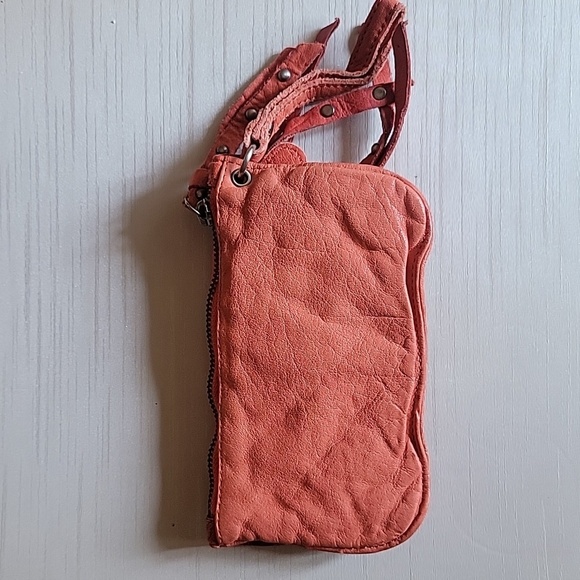 Stylish Pink FREE PEOPLE Wristlet - Picture 2 of 8